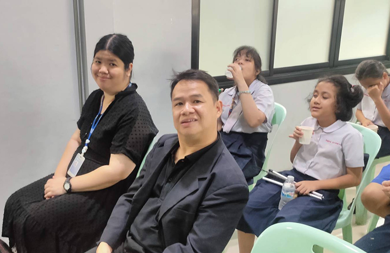 Mr. Watcharapol Chuengcharoen and Ms. Supaanong Panyasirimongkol participated the event to honor Senator Monthian Buntan.