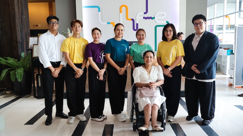 Picture 1: The group photo of The Centara Life Government Complex Hotel & Convention Centre Chaeng Watthana team together with The APCD team.