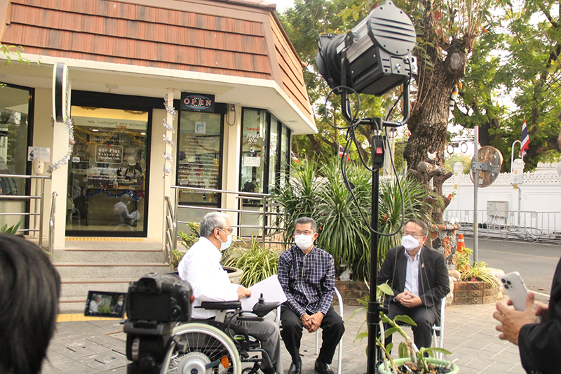 On 20 December 2021, Mr. Theerapat Prayurasiddhi (Permanent Secretary of the Prime Minister's Office), and Mr. Piroon Laismit (APCD Executive Director) were interviewed by Mr. Phanumas Suk-Umphorn, the TV host of Rak Moeng Thai Program at the APCD 60+ Plus Bakery and Chocolate Café project at the Government House. This program will be released on the TNN channel.