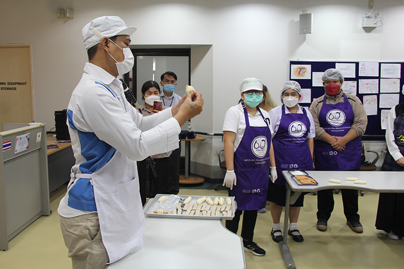 The Saowabha Vocational College together with its students with disabilities and their parents visited APCD