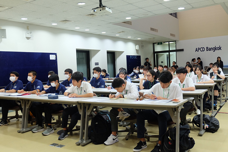 52 visitors including University professors and students visited APCD.
