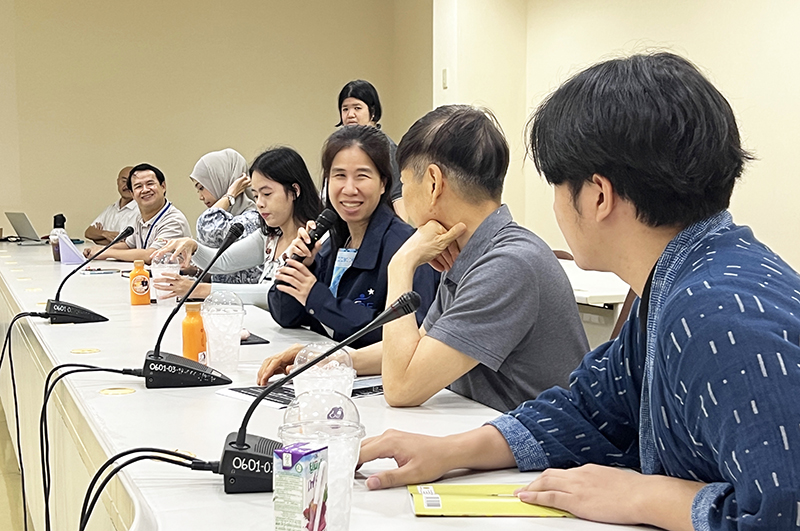 Participants from DEP and APCD asked questions and shared their experiences on disability issues.