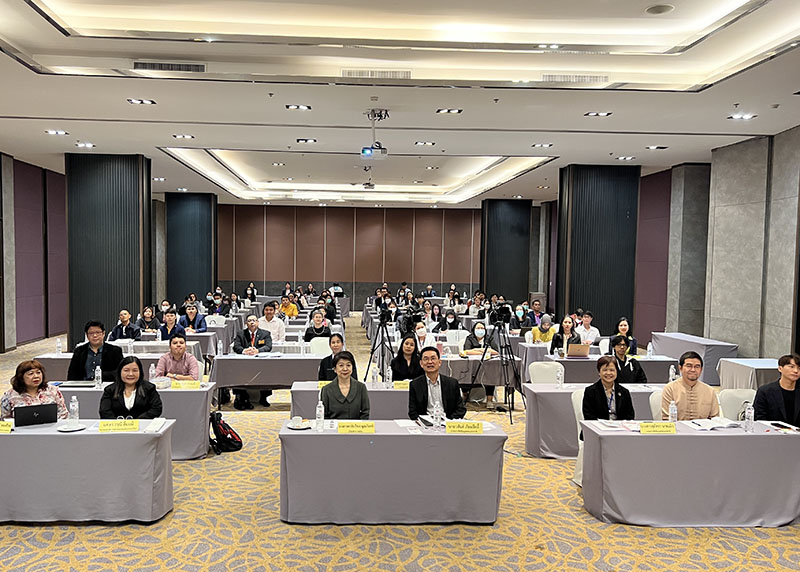Group photo of The Resource persons and participants. 