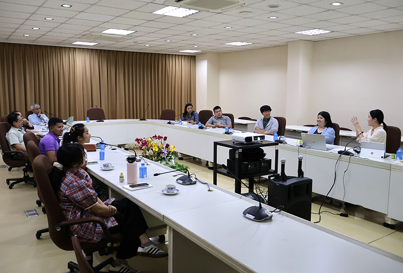 บรรยากาศในช่วงกิจกรรมเต็มไปด้วยความอบอุ่นและความซาบซึ้งใจ เมื่อทั้งคุณอิทาโกะ และเจ้าหน้าที่ ศพอ. ได้แลกเปลี่ยนคำอวยพร และให้กำลังใจกันและกัน