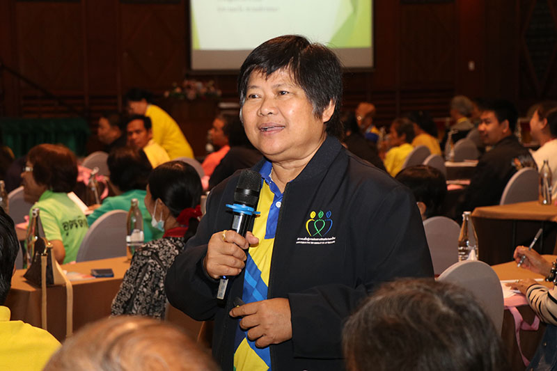 Mrs. Nuchgalee Klaysuwan, President of Association of Mentally Iil of Thailand, greets and delivered the welcome remark at the opening program.