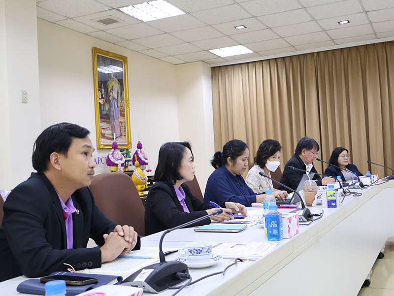 Key representatives from DEP, Department of Employment, Social Innovation Foundation, Disabilities Thailand, Thai Chamber of Commerce, the Redemptorist Foundation for People with Disabilities, and APCD discussed main outlines of the policy paper.