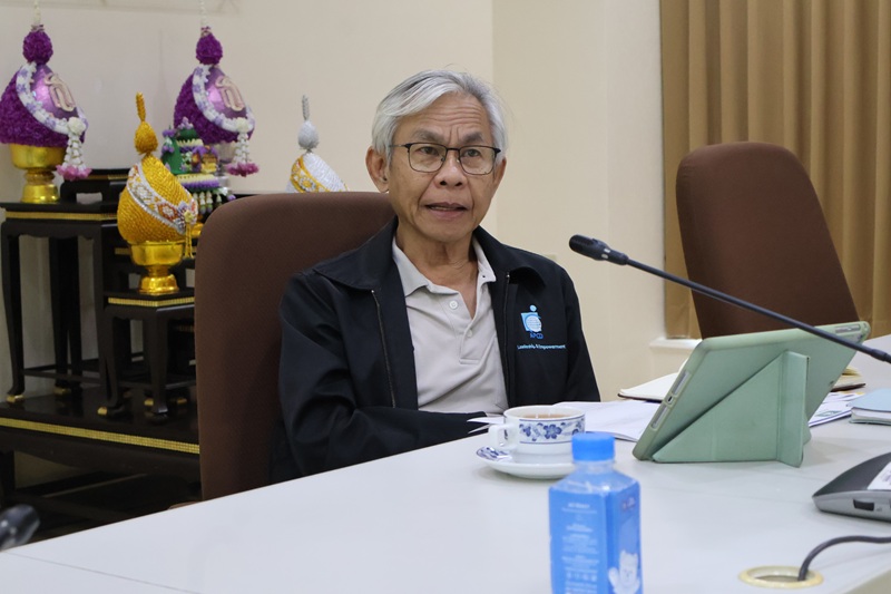 นายสมชาย รุ่งศิลป์ ผู้จัดการฝ่ายพัฒนาชุมชน ดำเนินการประชุมและสรุปขั้นตอนการร่วมมือในอนคตกัยผู้แทนจาก LSPR-SSNE.  