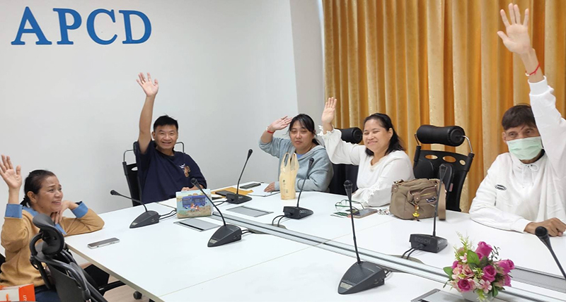 Dao Ruang Group members brainstorming field studies, income-generating initiatives and community volunteer service that enhance the triangle collaboration strategy  
