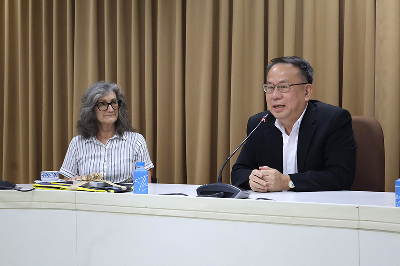 The welcoming speech made by the APCD Executive Director, Mr. Piroon Laismit.