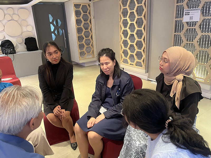 Dr. Nantanoot Suwannawut, DEP shared her personality type together with other DEP staff who joined the training with resource person during group discussion session.