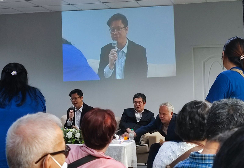 Mr. Rutt Kichtham, Director of International Relations and Public Policy Development at Disabilities Thailand, spoke about his working memories with Senator Monthian. 