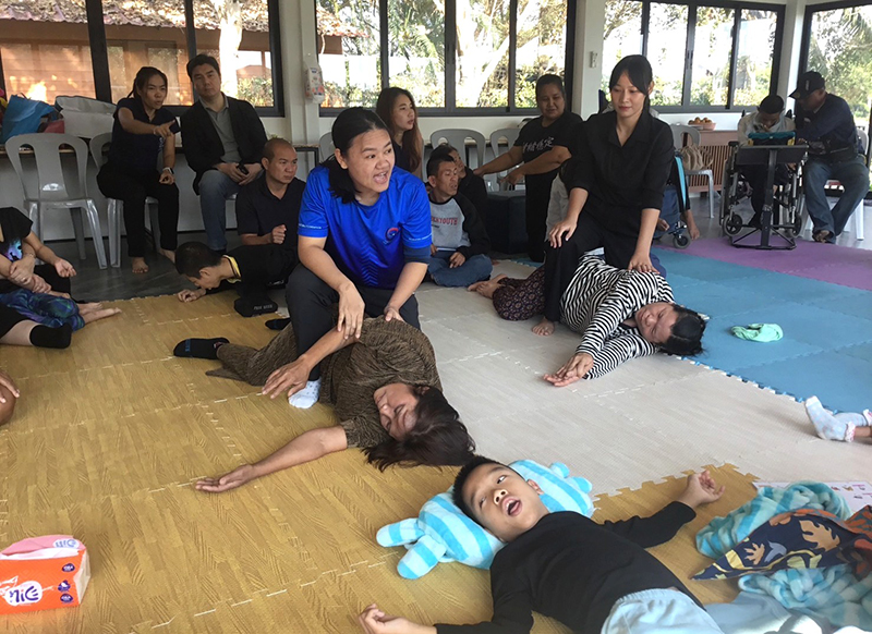 DPI-Korea Representative observed the meaningful activities of DBF serving the children with special needs and their parents at DBF office.