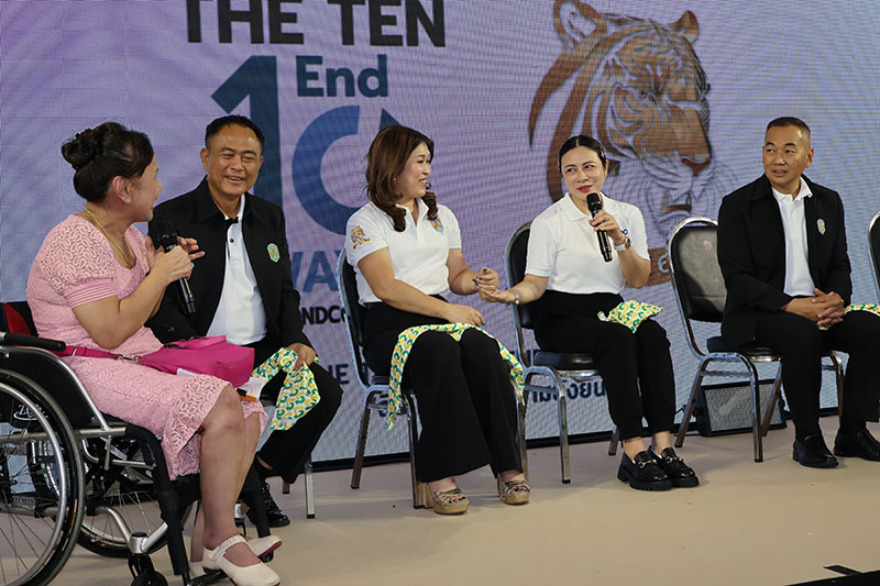National Defence College of Thailand Class 67 and APCD Collaborate on Disability Awareness Workshop on “Basic Understanding on persons with disability “at CentralWorld Exhibition
