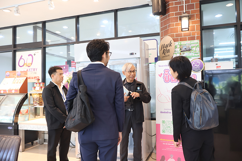 Mr. Piroon Laismit, Executive Director of APCD, received the JICA delegation, which included Ms. Rie Komahashi, newly appointed Senior Representative of JICA Thailand Office, and Mr. Ryoichi Kawabe, outgoing Senior Representative.