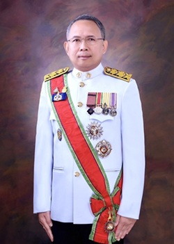 นายกันตพงศ์ รังษีสว่าง
