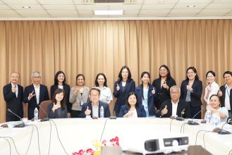 A group photo taken with attendees and organizers in the Key Stakeholders’ meeting